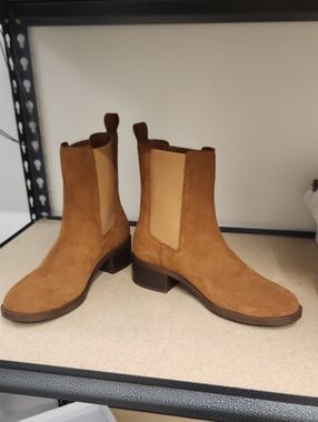 Light Brown Suede Steve Madden Boots Brand New